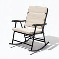 Sedia a dondolo beige con struttura in acciaio e rivestimento in poliestere 65 x 90 x 100 cm